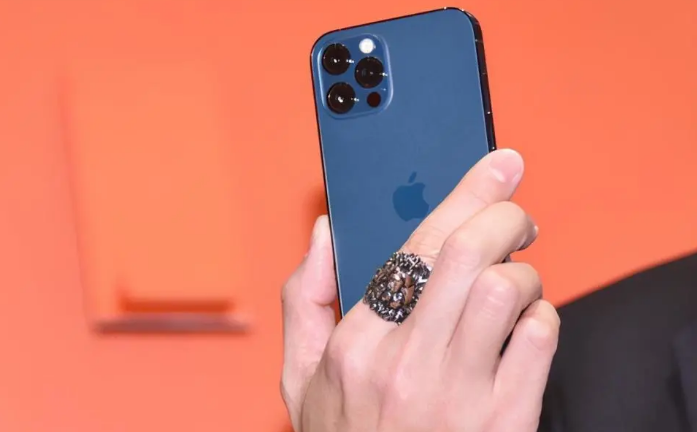盐田苹果手机维修分享iPhone12系列重启方法教程 